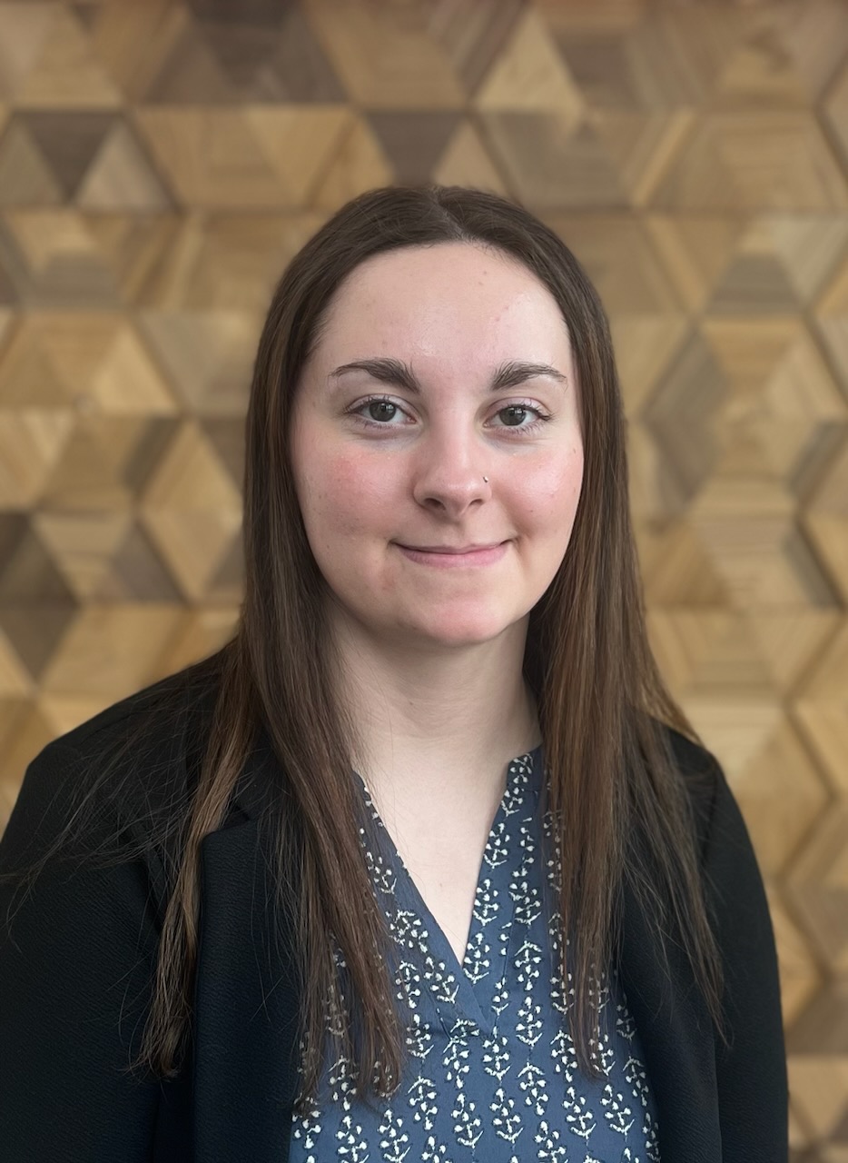 Shelbie's headshot